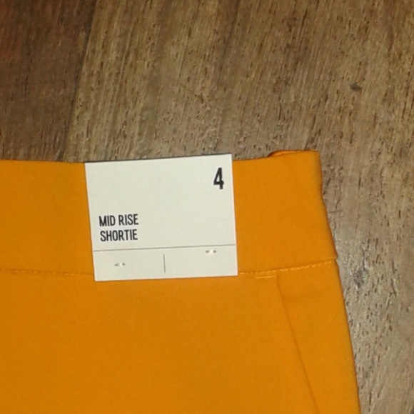 Express Mid Rise size 4 NWT Shorts - Picture 3 of 4